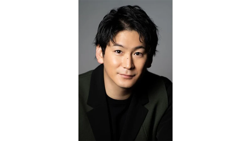 ミュージカル「レ・ミゼラブル」に出演の小野田龍之介さんがファーストピッチに登場